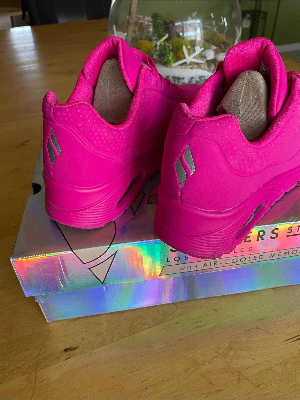 🩷🩷🩷Skechers Women's Neon Pink Platform Lace-Up Sneakers Size 8🩷🩷🩷 - Picture 4 of 6